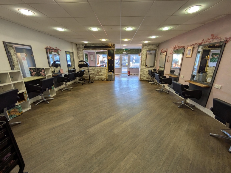 8 Lower Mead, Hillbrow Road, Liss, GU33 7RL