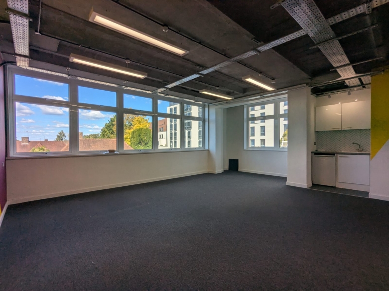 229-235 Cavendish House, High Street, Guildford, Surrey GU1 3BJ