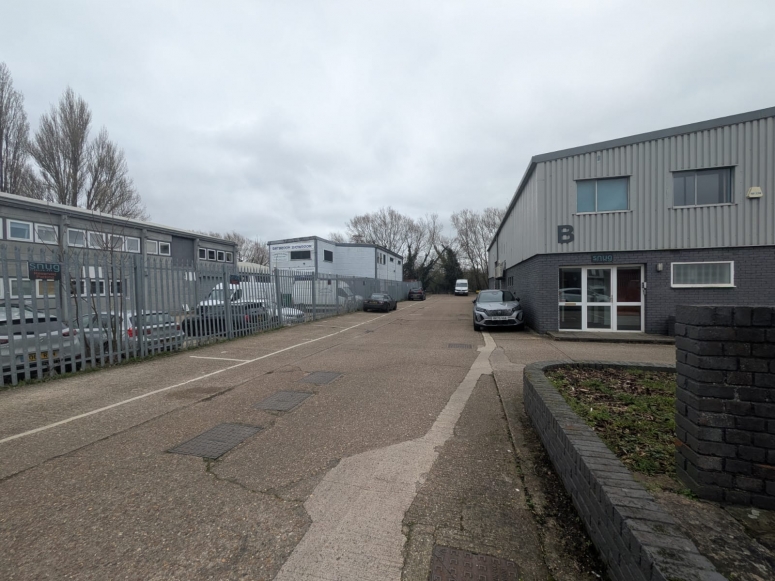 Unit B Manawey Industrial Estate, Holder Road, Aldershot, GU12 4RH