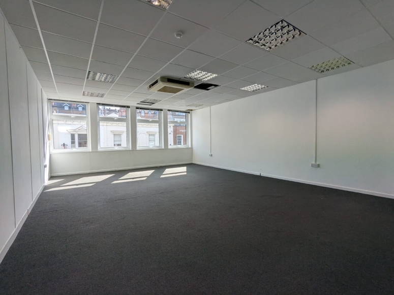 229-235 Cavendish House, High Street, Guildford, Surrey GU1 3BJ