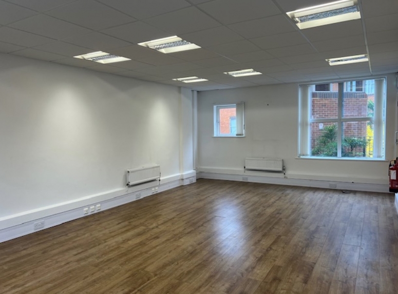 4 Eastgate Court, Guildford, GU1 3AW